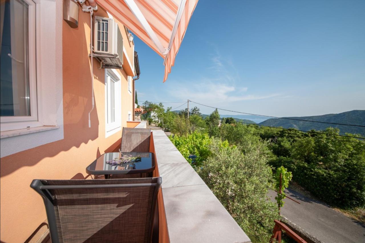 Apartman Sous Les Rochers Grizane-Belgrad Экстерьер фото