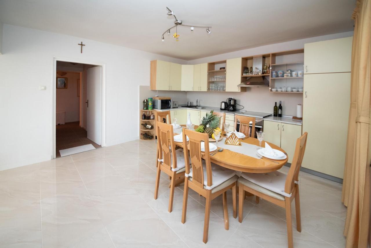 Apartman Sous Les Rochers Grizane-Belgrad Экстерьер фото