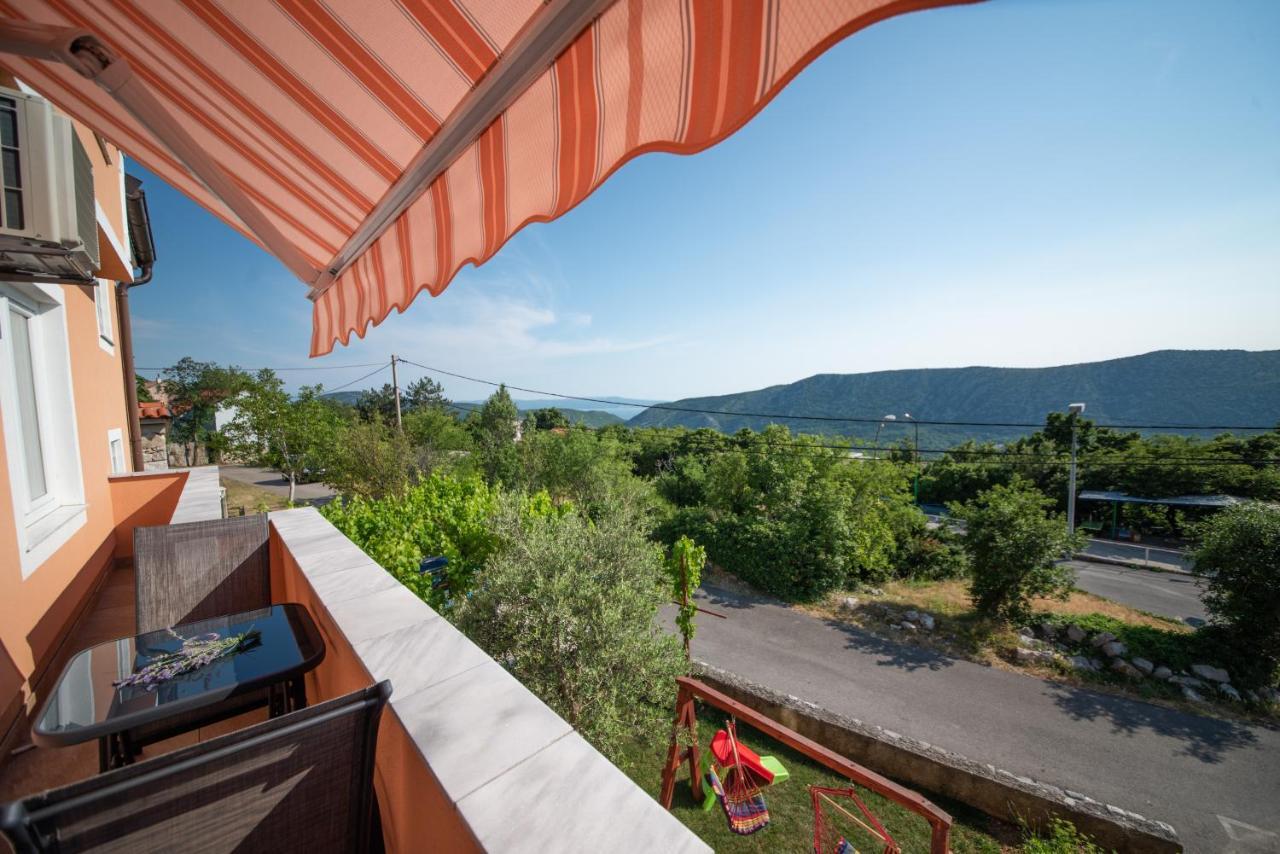 Apartman Sous Les Rochers Grizane-Belgrad Экстерьер фото
